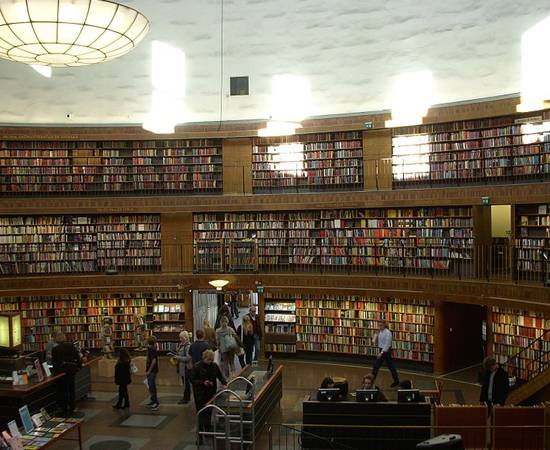 BIBLIOTECA MUNICIPAL DE ESTOCOLMO